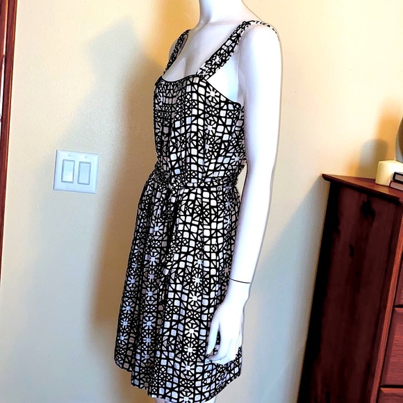 White House Black Market, women dress, size 6 - Picture 2 of 6